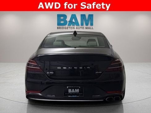 Used 2022 Genesis G70 2.0T image 5