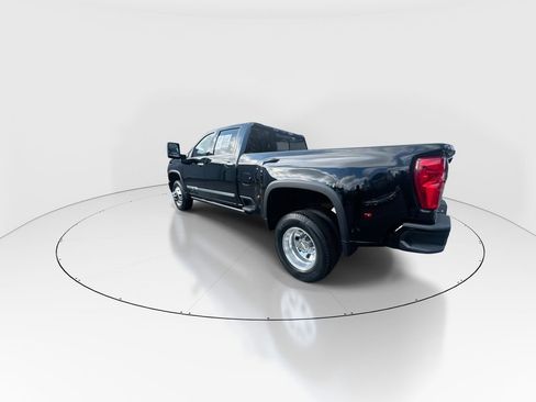 Used 2024 Chevrolet Silverado 3500 High Country w/ High Country Premium Package image 6