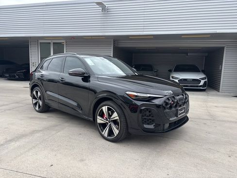 New 2026 Audi SQ5 Premium Plus AWD/4WD image 3