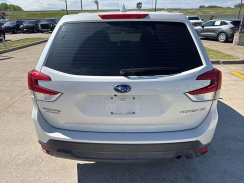 Used 2021 Subaru Forester image 9