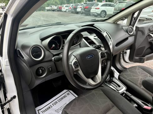 Used 2013 Ford Fiesta SE FWD image 15
