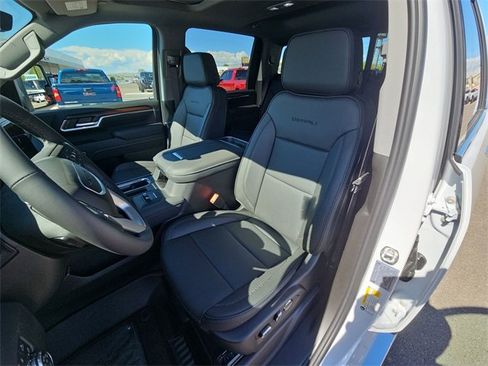 New 2025 GMC Sierra 3500 Denali w/ Denali Reserve Package image 16