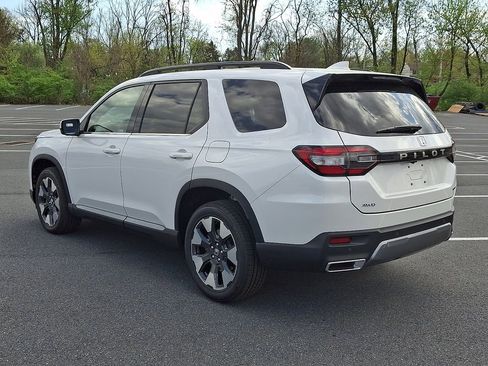 New 2026 Honda Pilot Touring image 4