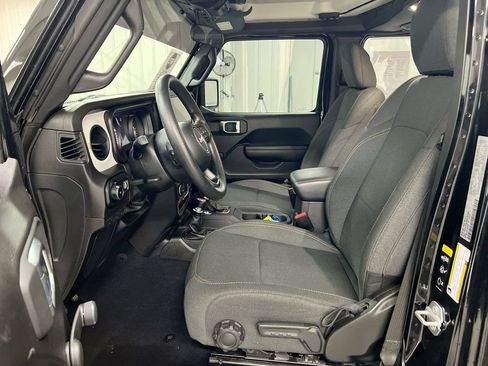 Used 2024 Jeep Wrangler Unlimited Sport AWD/4WD image 19