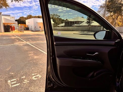 Used 2022 Hyundai Santa Cruz Limited image 35