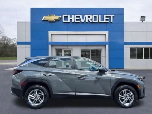 Used 2025 Hyundai Tucson SE AWD/4WD image 8