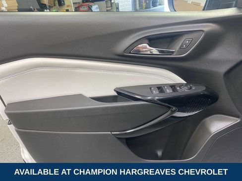 Used 2024 Chevrolet Trax LT w/ Driver Confidence Package FWD image 30