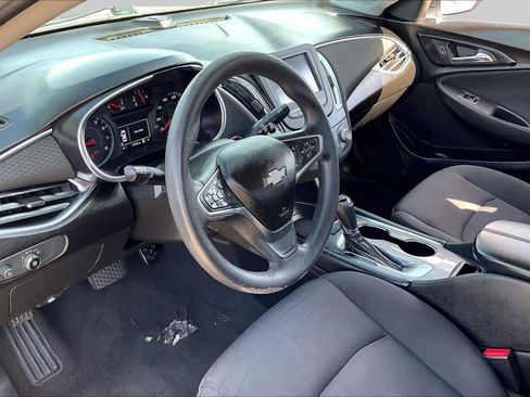 Used 2018 Chevrolet Malibu LT FWD image 18