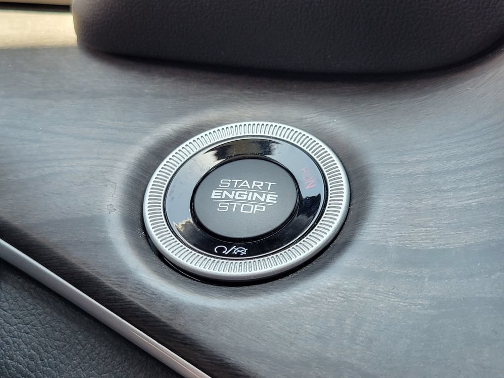 Used 2023 Jeep Grand Cherokee Limited RWD image 12