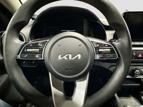 Used 2023 Kia Forte LXS w/ LXS Technology Package image 11