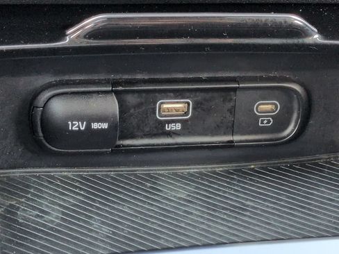 Used 2025 Kia Sportage LX FWD image 21