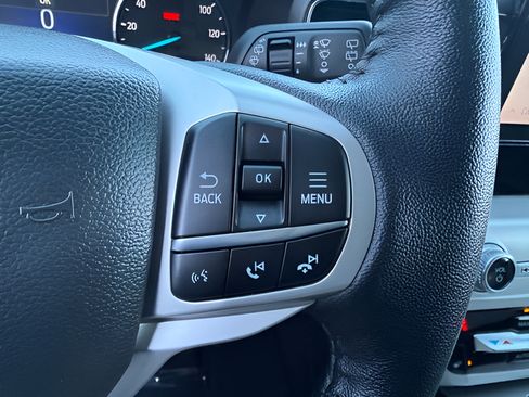 Used 2022 Ford Explorer XLT w/ Equipment Group 202A AWD/4WD image 21