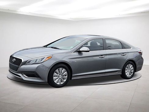 Used 2017 Hyundai Sonata SE image 3