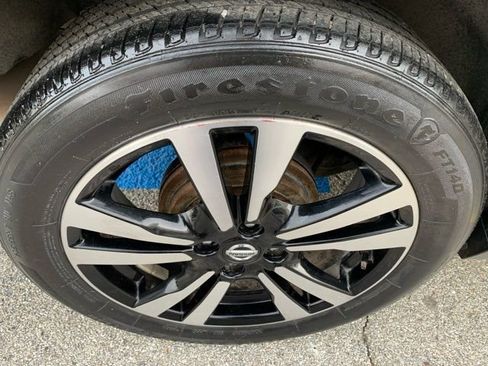 Used 2019 Nissan Kicks SV image 11