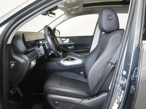 Used 2026 Mercedes-Benz GLS 450 4MATIC image 11