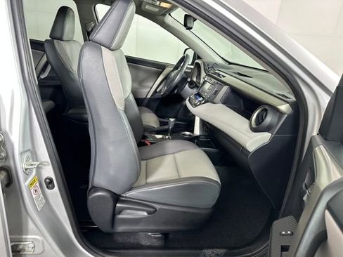 Used 2015 Toyota RAV4 Limited w/ Technology Package image 28