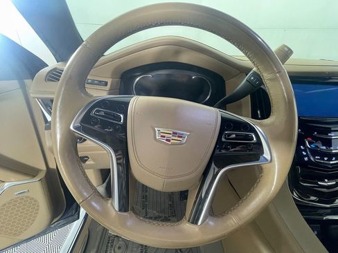 Used 2018 Cadillac Escalade Platinum image 16
