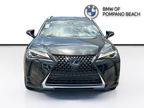 Used 2019 Lexus UX 200 FWD image 2