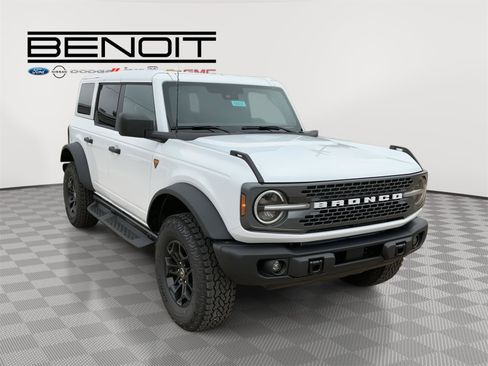 New 2026 Ford Bronco Badlands AWD/4WD image 3