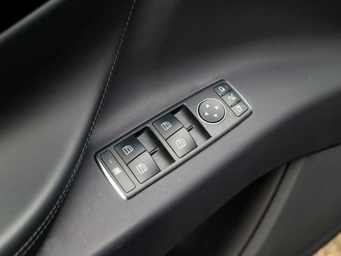 Used 2018 Tesla Model X 75D image 16