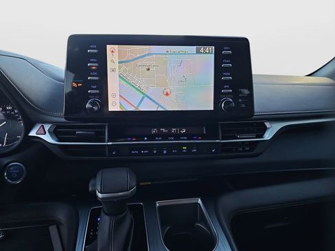 Certified 2024 Toyota Sienna XLE image 15