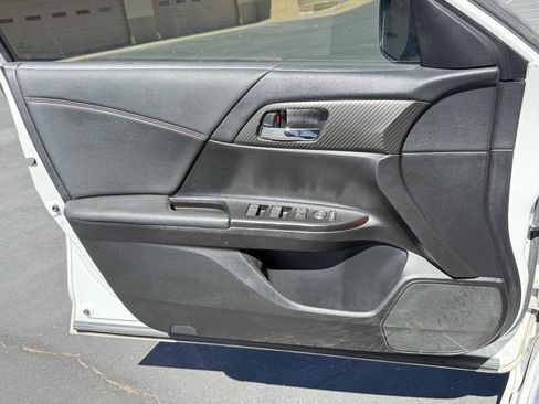 Used 2017 Honda Accord Sport Special Edition image 12