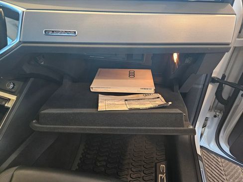 Used 2020 Audi Q3 2.0T Premium Plus w/ Premium Plus Package image 29