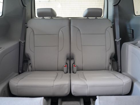 Used 2023 GMC Acadia SLT FWD image 38