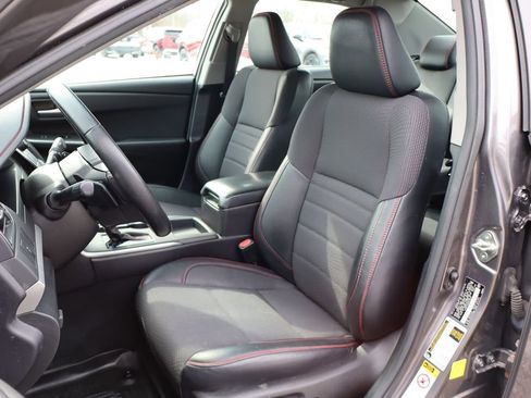 Used 2017 Toyota Camry SE image 8