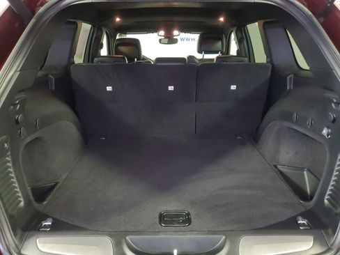Used 2019 Jeep Grand Cherokee Limited image 9