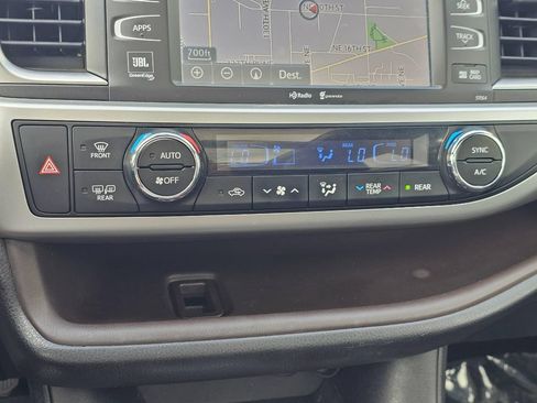 Used 2015 Toyota Highlander Limited AWD/4WD image 35