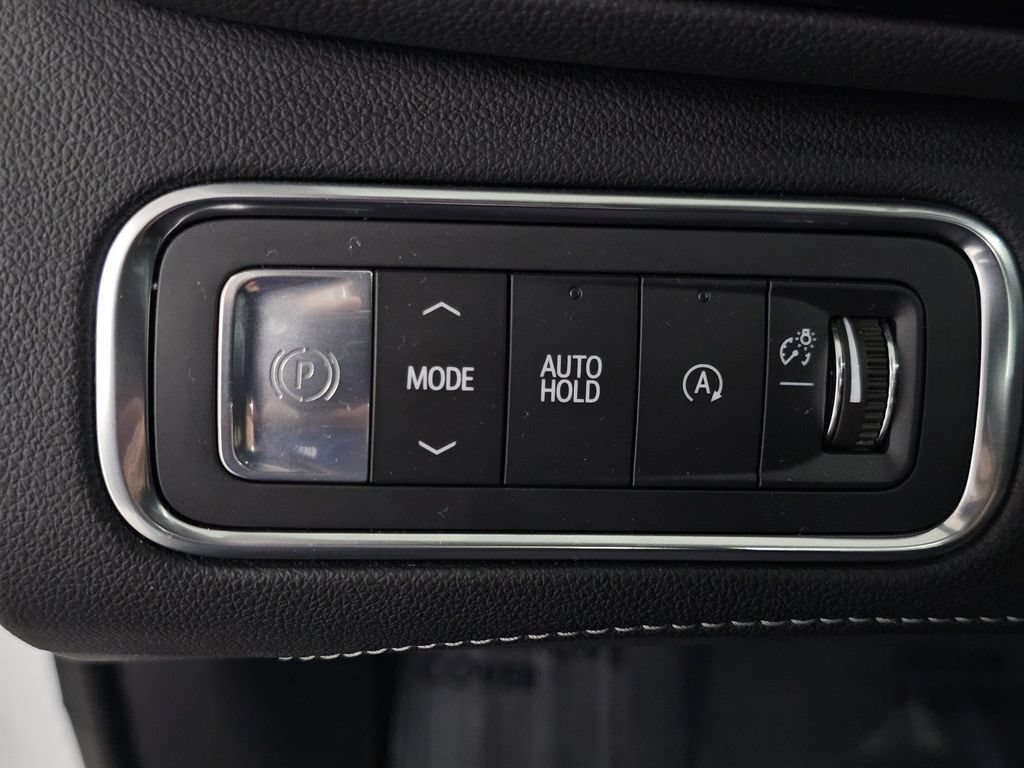 Used 2025 Buick Enclave Sport Touring w/ Super Cruise Package FWD image 35