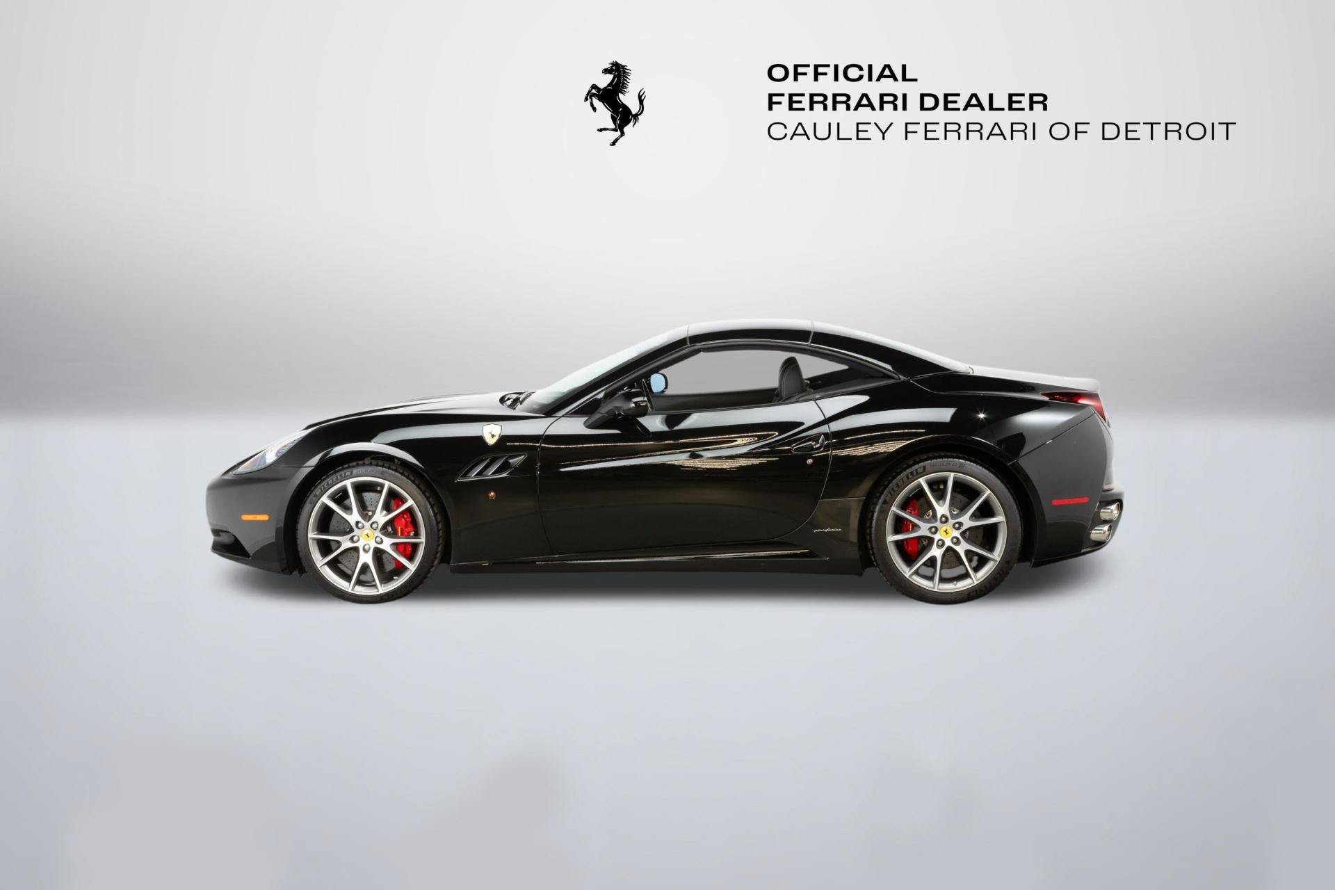 Used 2010 Ferrari California RWD image 13