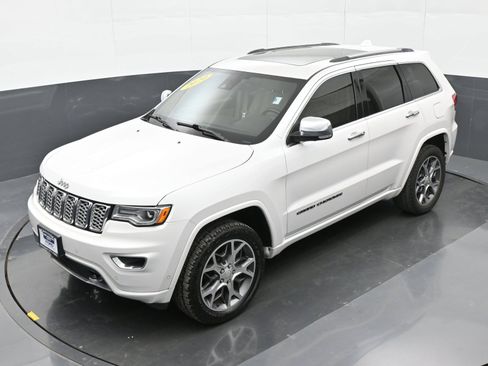 Used 2020 Jeep Grand Cherokee Overland AWD/4WD image 35