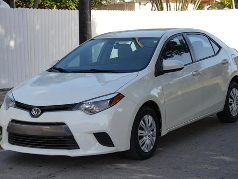 Used 2014 Toyota Corolla LE FWD image 4