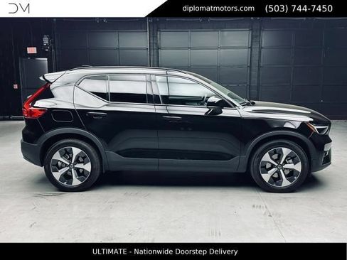 Used 2023 Volvo XC40 B5 Ultimate AWD/4WD image 7