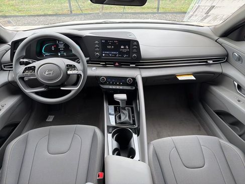 New 2026 Hyundai Elantra Hybrid FWD image 28