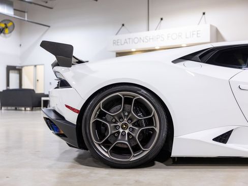 Used 2016 Lamborghini Huracan LP 610-4 image 26