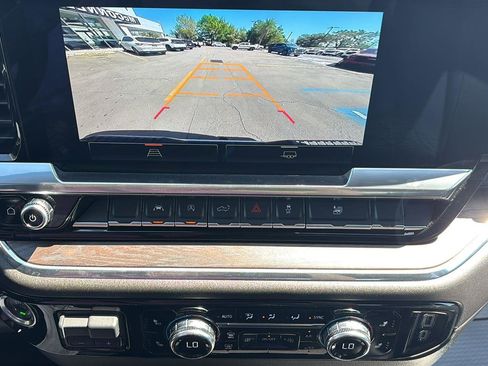 Certified 2025 GMC Sierra 1500 SLT image 32