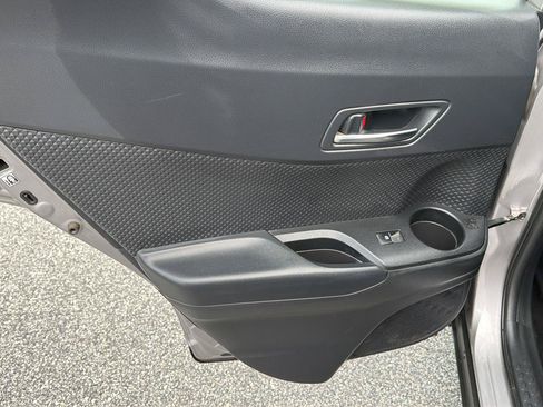 Used 2018 Toyota C-HR XLE FWD image 17