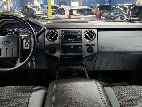 Used 2011 Ford F250 XLT w/ XLT Premium Pkg image 18