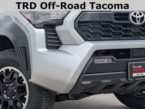 Used 2025 Toyota Tacoma TRD Off-Road image 3