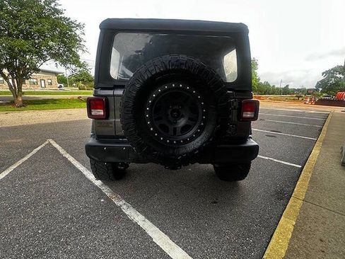 Used 2018 Jeep Wrangler Unlimited Sport AWD/4WD image 5
