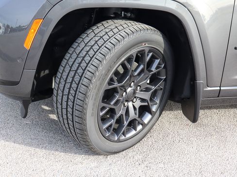 New 2025 Jeep Grand Cherokee L Summit image 13