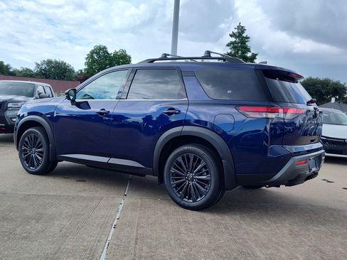 New 2026 Nissan Pathfinder SL w/ SL Premium Package FWD image 3