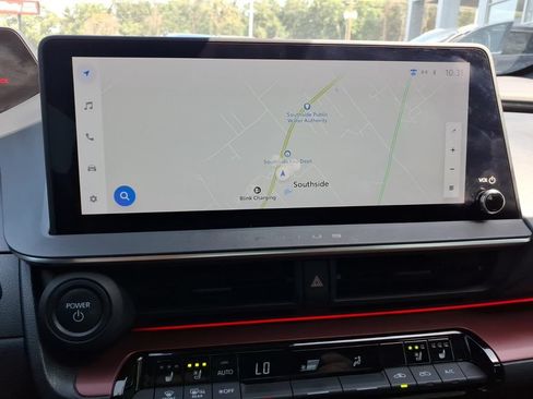 Used 2023 Toyota Prius Prime Premium FWD image 21