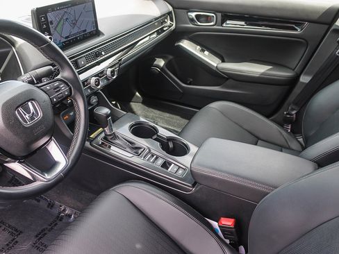 Used 2022 Honda Civic Touring image 18