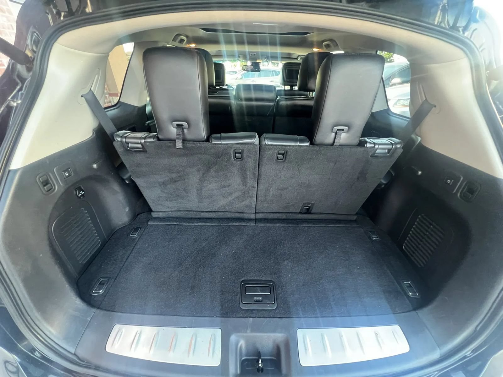 Used 2014 INFINITI QX60 Luxe w/ Deluxe Touring Package AWD/4WD image 38