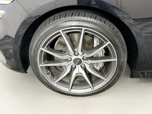 Used 2025 Genesis G70 2.5T image 11