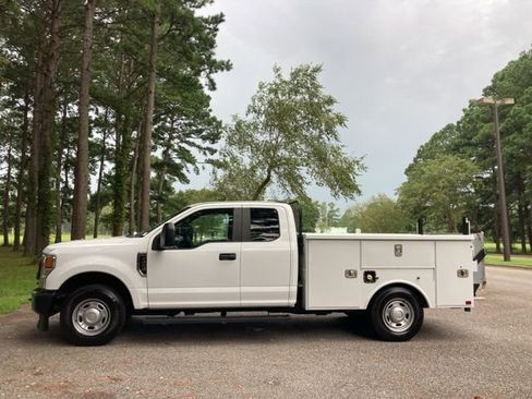 Used 2022 Ford F250 XL w/ Power Equipment Group image 6